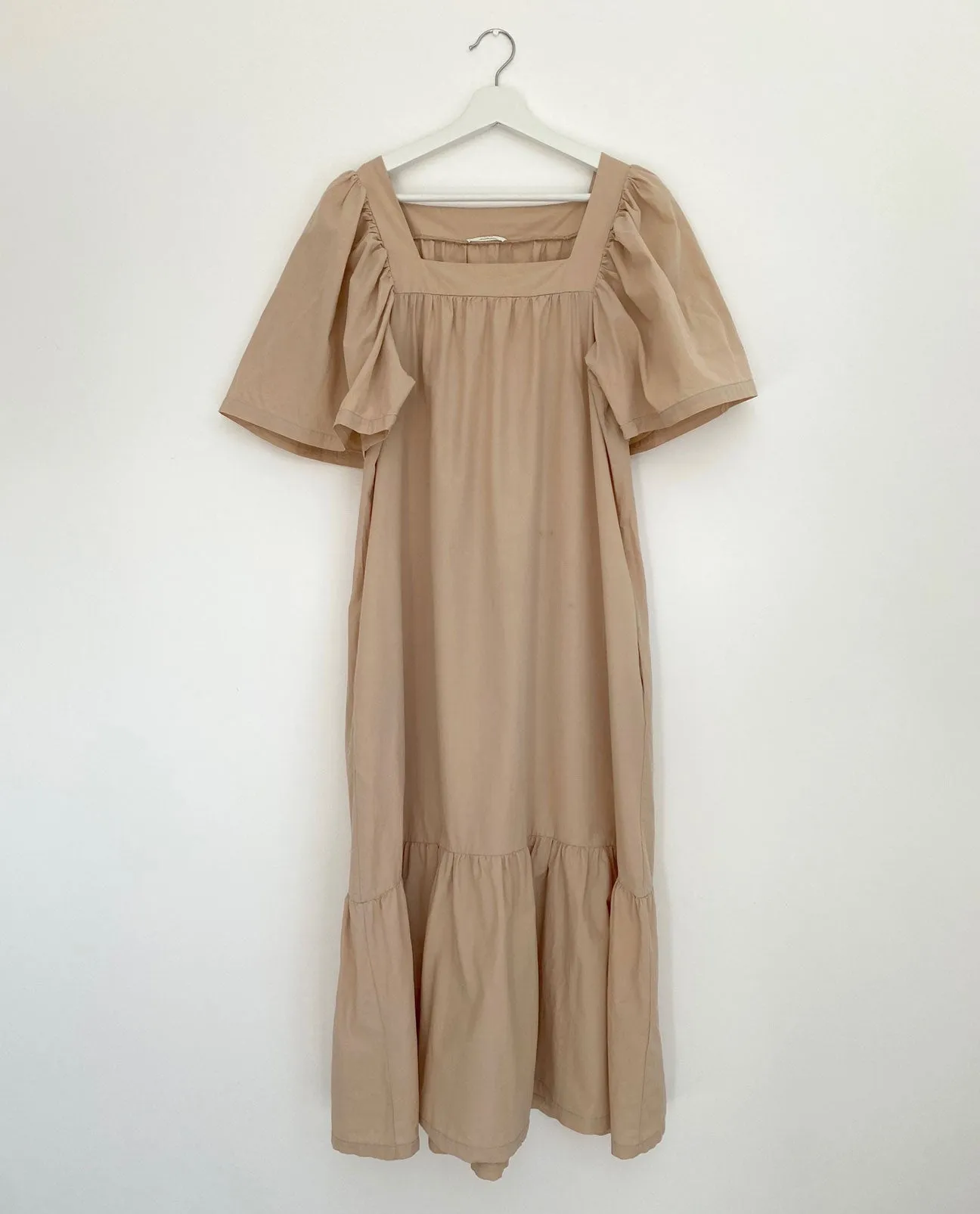 Lesley Organic Cotton Dress In Sand in S